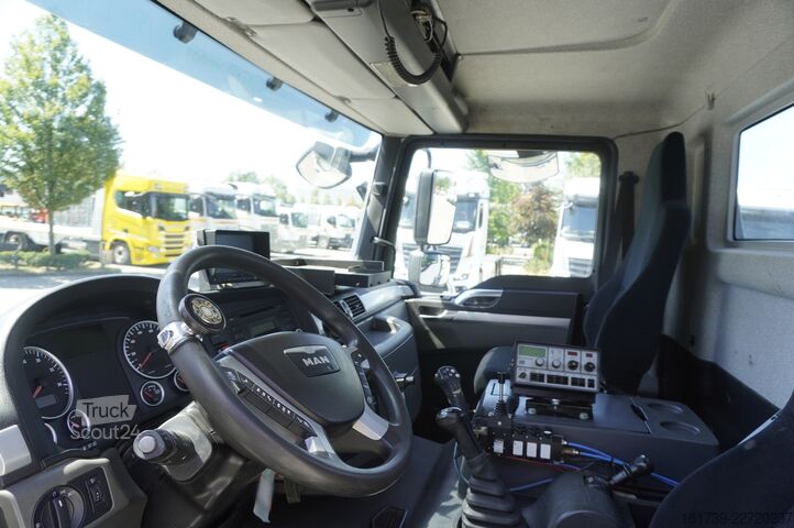 Hakowiec MAN TGM 26.340 6×2 E6 / Hydrolift hooklift