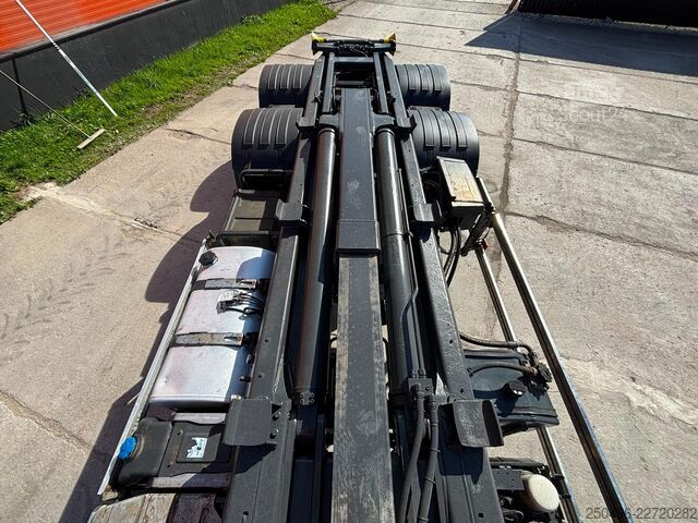 Hakenarmsystem Volvo FMX 410 6x4 HIAB XR 21 ton / L=5900 mm