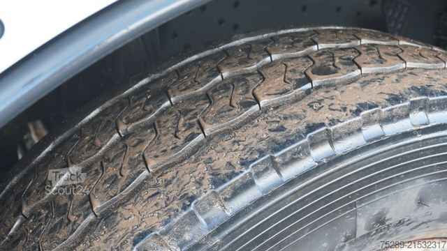 Autocarro con pianale e telone MERCEDES-BENZ Atego 1630 Pritsche + Plane Steckrungen