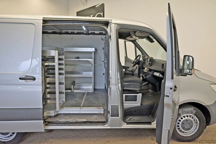 Ploščati dostavnik MERCEDES-BENZ Sprinter 311 CDI Kasten Klima Regalsystem BOTT
