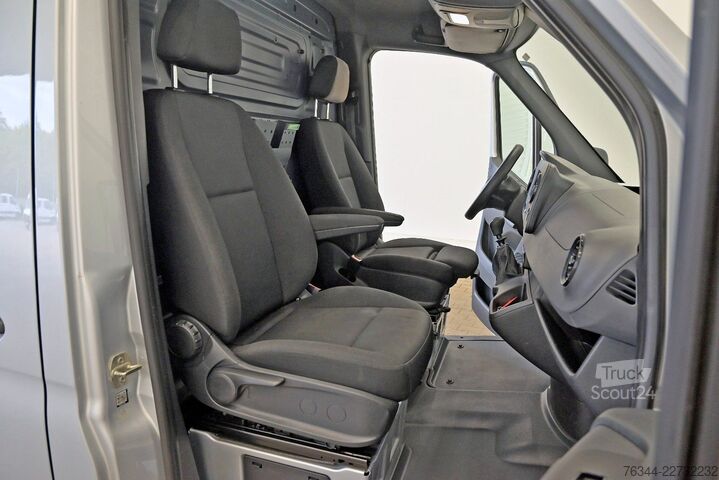Ploščati dostavnik MERCEDES-BENZ Sprinter 311 CDI Kasten Klima Regalsystem BOTT
