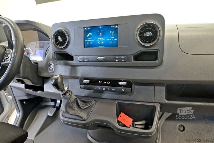Ploščati dostavnik MERCEDES-BENZ Sprinter 311 CDI Kasten Klima Regalsystem BOTT