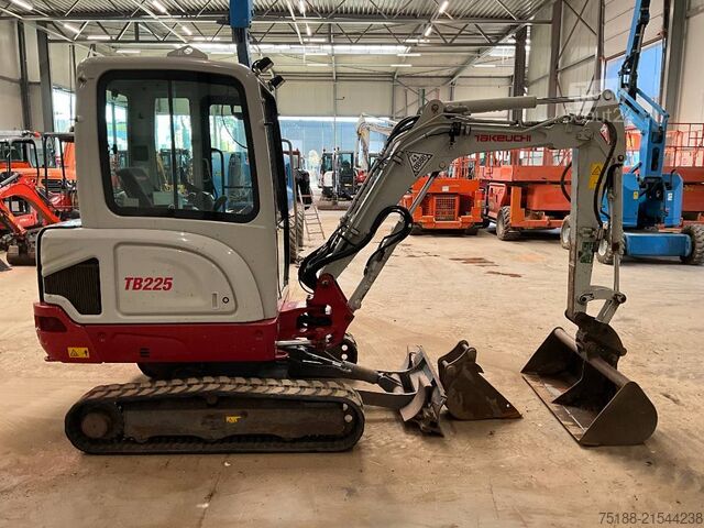Minibagger Takeuchi TB 225