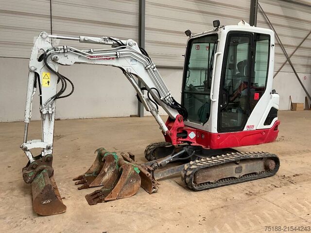 Minibagger Takeuchi TB 225