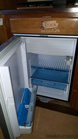 ημιενσωματωμένο αυτοκινούμενο τροχόσπιτο Peugeot J7 classic