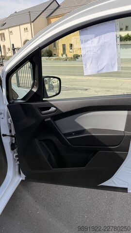 Furgon blaszak Renault Kangoo Rapid
