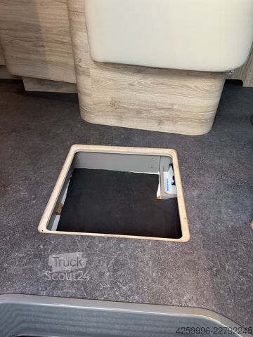 полуинтегрированный автодом Euramobil Profila RS 695EB,3,5to.,TV,Markise,Lith
