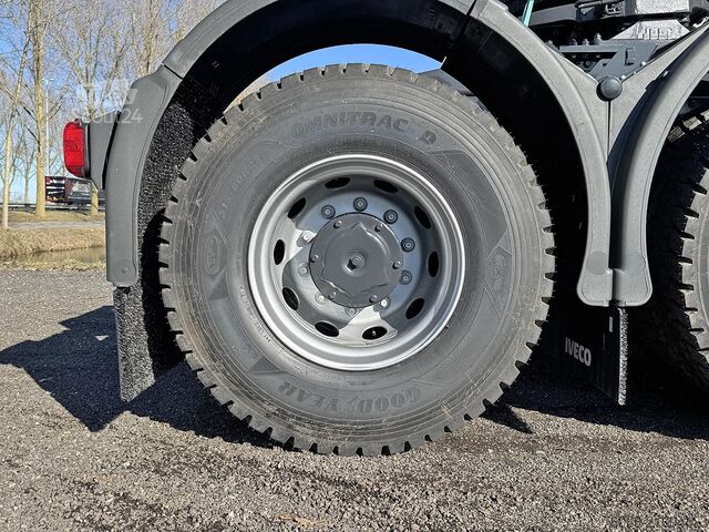 معيار SZM Iveco T-Way AT720T47TH Tractor Head (20 units)