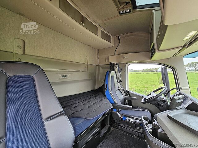 Standard-SZM VOLVO FH 460 6X2 GLOBE