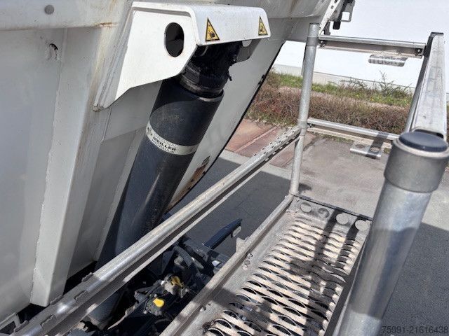 Tipper semitrailer MEILLER MHPS Stahlmulde mit Wärmeisolation Liftachse