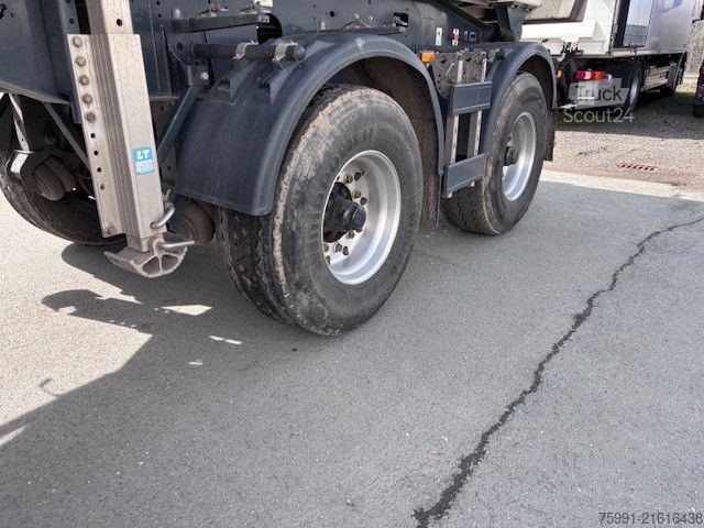 Tipper semitrailer MEILLER MHPS Stahlmulde mit Wärmeisolation Liftachse