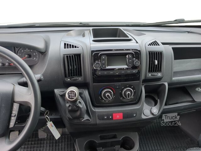 Flatbed truck, 3-seater Peugeot Pritsche Staukästen Boxer Klima+Bluetooth+Anhängerkupplung-