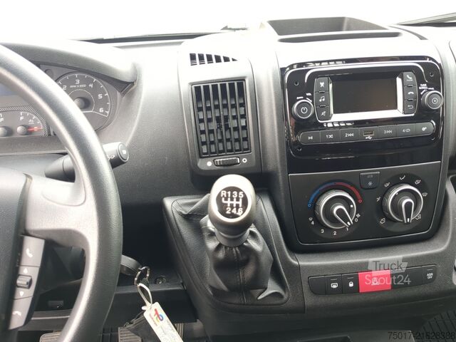 Flatbed truck, 3-seater Peugeot Pritsche Staukästen Boxer Klima+Bluetooth+Anhängerkupplung-