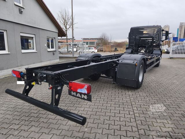 Šasija ar kabīni MAN TGM 18.320 4x2 BL CH Fahrgestell Euro 6 Rechtsl...