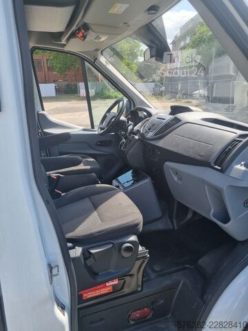 Ambulanssi Ford Transit Krankenwagen Rettungswagen