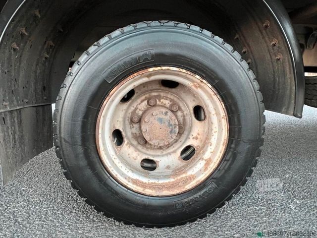 Ciężarówka z płaską platformą DAEWOO AVIA / Pritsche