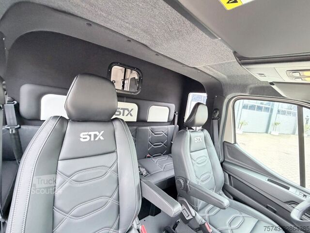 Kvægetransportør RENAULT Master STX 5 Sitzer Standard