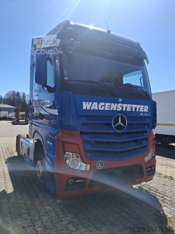 Standarta vilcējs Mercedes-Benz Actros 1845