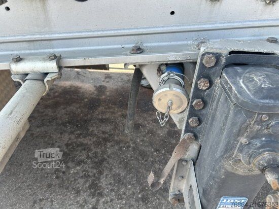 Semiremorcă cisternă MENCI LEBENSMITTELTANK ISOLIERT, 3 KAMMERN, 34000L LIFTACHSE,   BPW-ACHSEN,