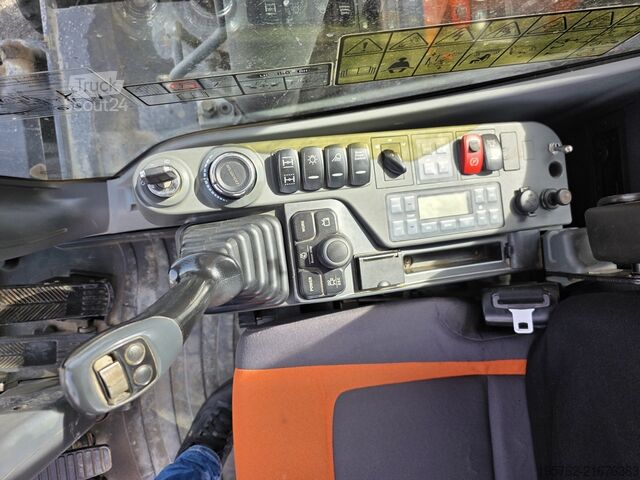 Excavator pe roți DOOSAN DX165W-5