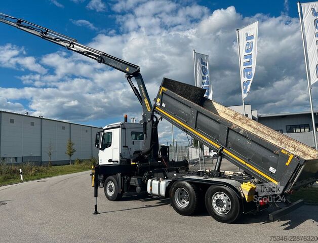 Γερανός τοποθετημένος σε φορτηγό MERCEDES-BENZ Arocs 2545 Kipper/Kran/6x4-4/Lenkachse/128 tkm