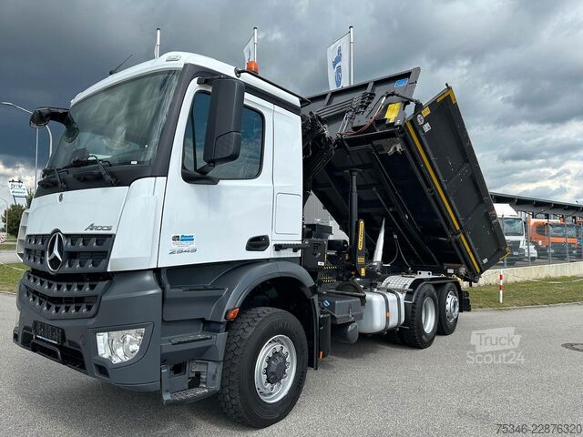 Γερανός τοποθετημένος σε φορτηγό MERCEDES-BENZ Arocs 2545 Kipper/Kran/6x4-4/Lenkachse/128 tkm