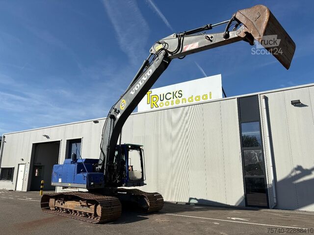 Bagger Volvo EC210  + 4870 Hours + bucket + fully operational