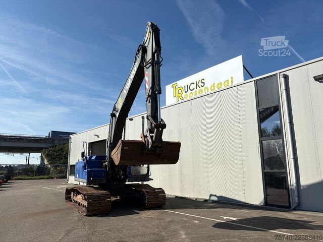 Bagger Volvo EC210  + 4870 Hours + bucket + fully operational