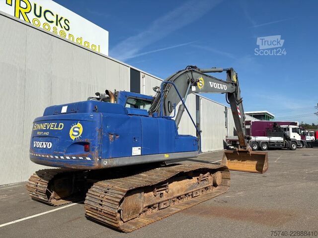 Bagger Volvo EC210  + 4870 Hours + bucket + fully operational