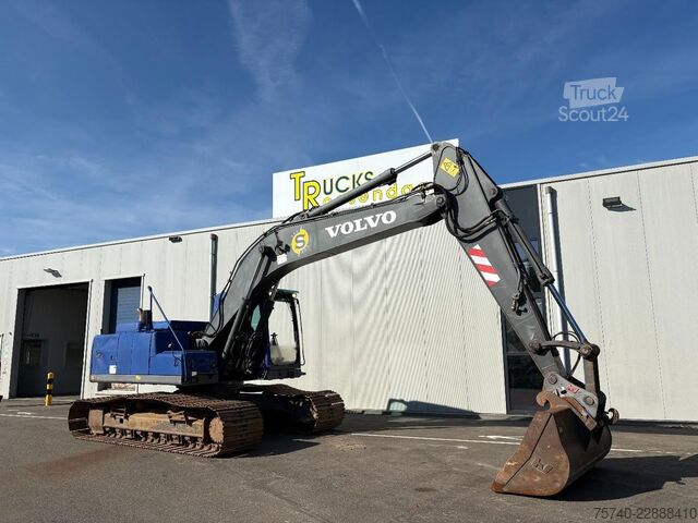 Bagger Volvo EC210  + 4870 Hours + bucket + fully operational