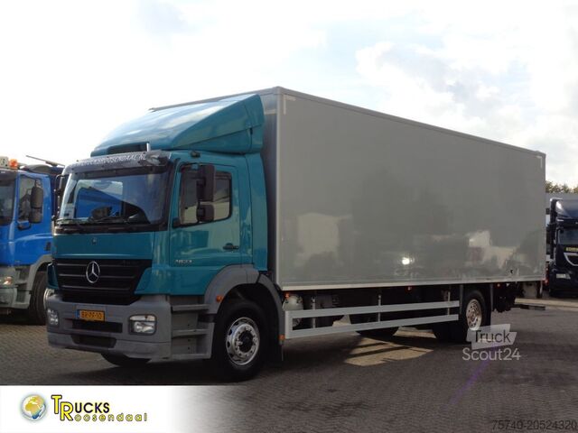 Suitcase Mercedes-Benz AXOR 1823 + Dhollandia Lift
