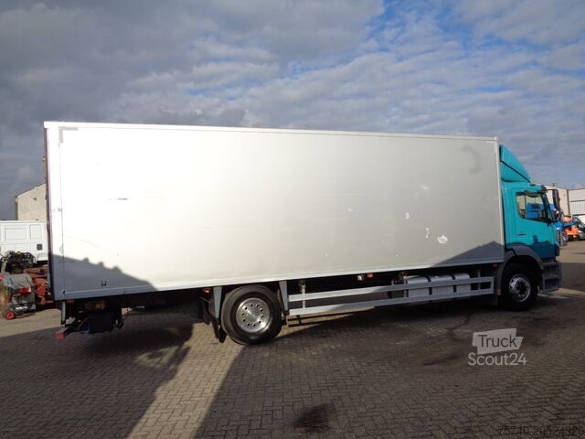 Suitcase Mercedes-Benz AXOR 1823 + Dhollandia Lift