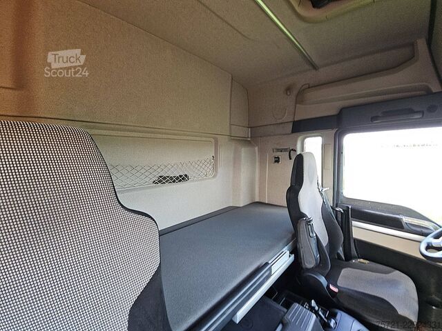 Standard-SZM MAN 18.420 TGX XLX INTARDER
