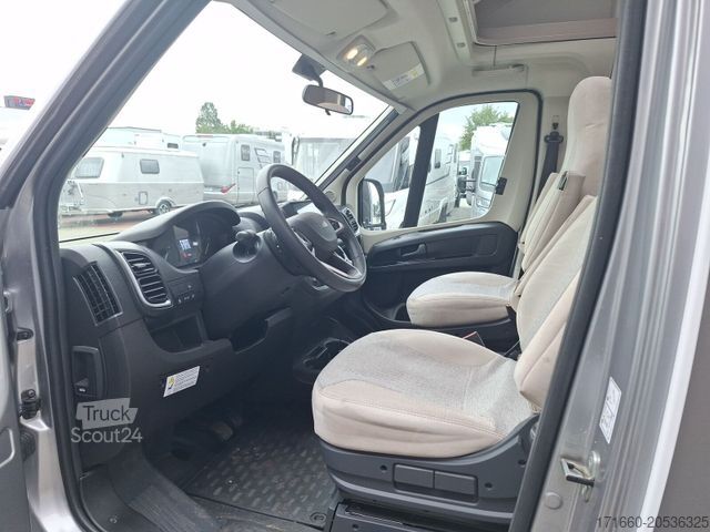 Caravana semiintegrada CARADO pro+ T 338 Automatik, Combi 6E, Hubbett