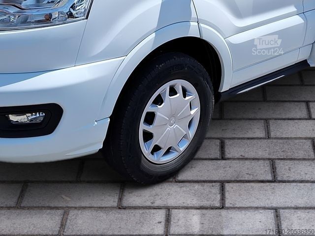 Caravana semiintegrada BÜRSTNER Lineo T 690 G