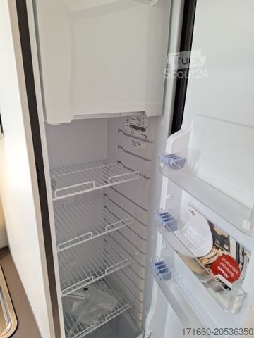 Teilintegriertes Wohnmobil BÜRSTNER Lineo T 690 G