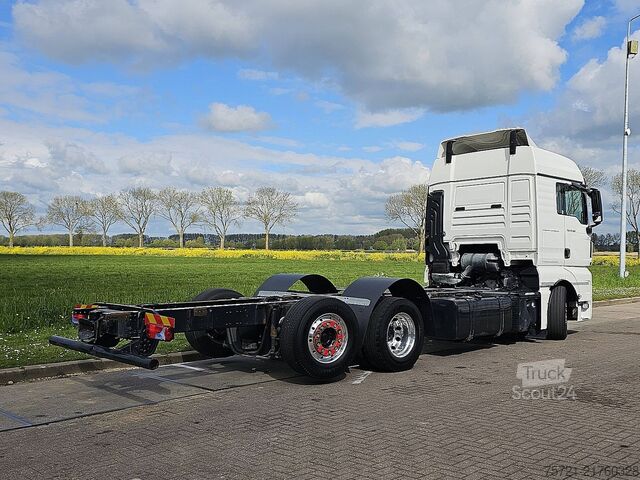 Châssis avec cabine M.A.N. 26.500 TGX 6x2*4