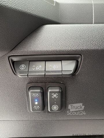 Transportor de animale Renault Master AKX 5-Sitzer Automatik