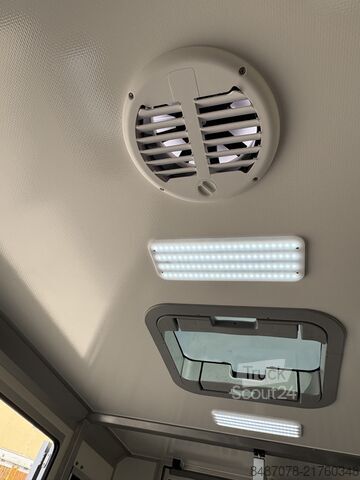 автомобиль для перевозки лошадей Renault Master AKX 5-Sitzer Automatik