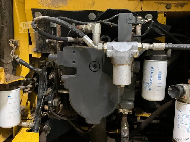 Goseniški bager Komatsu PC 210 LCi-11
