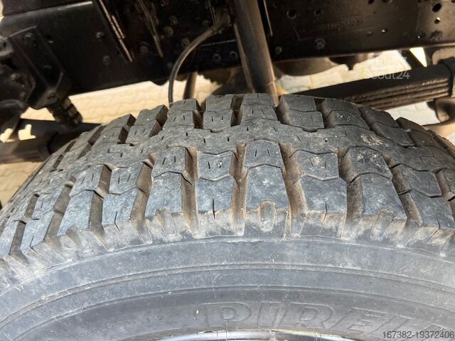 MERCEDESBENZ 1017 4X4 ex hadsereg felújított fehér daruval Mercedes-Benz 1017 4X4 ex army reconditioned white with crane