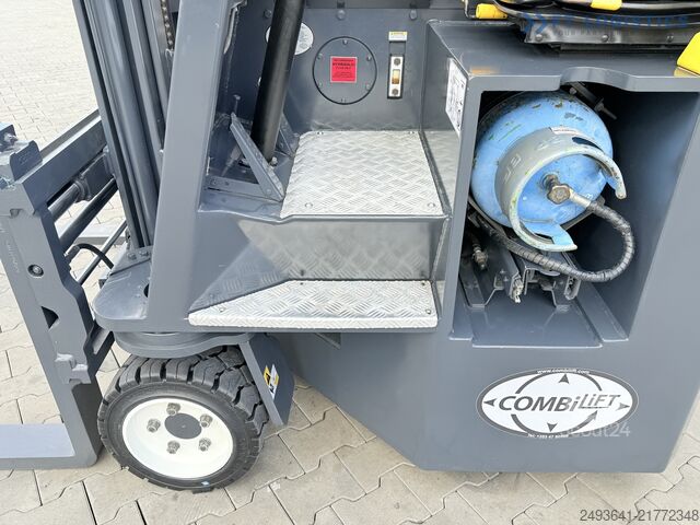 Stivuitor cu patru direcții Combilift C3000CB GAS TRIPLEX 4900 POSITIONER TOP1