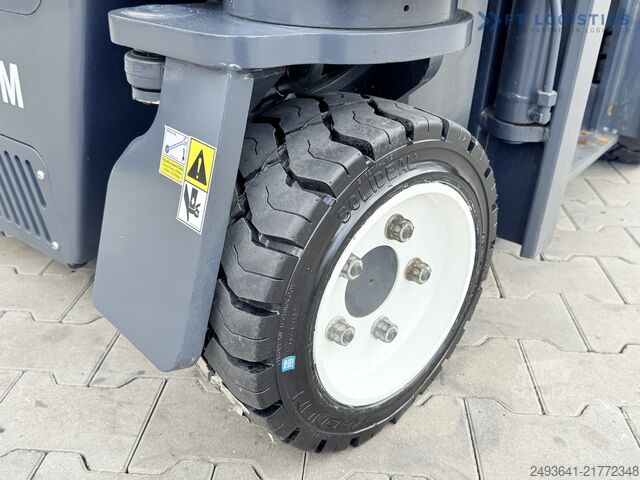 Stivuitor cu patru direcții Combilift C3000CB GAS TRIPLEX 4900 POSITIONER TOP1