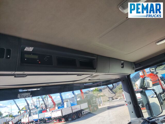 Box body SCANIA P 450 6X2 CAJA CERRADA