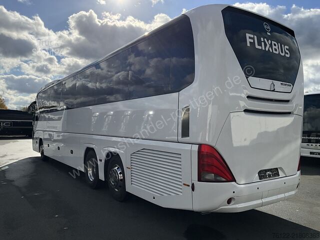 Reisebus Neoplan Tourliner L