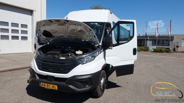 Turistbus IVECO NEU Daily 65C18 24 Sitze