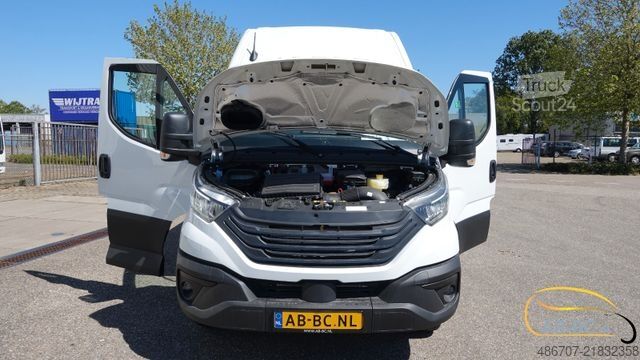 Turistbus IVECO NEU Daily 65C18 24 Sitze