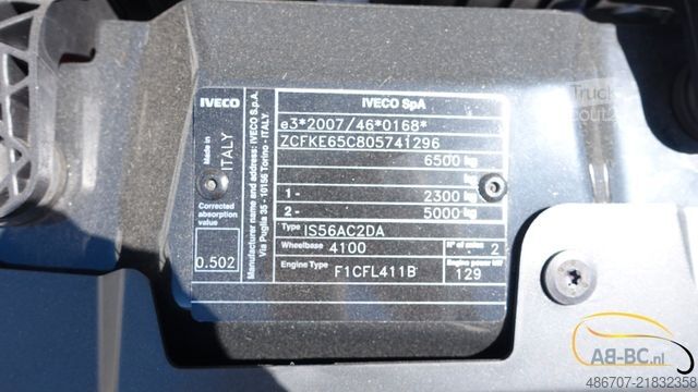 Turistbus IVECO NEU Daily 65C18 24 Sitze