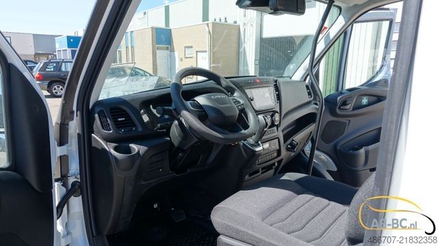Turistbus IVECO NEU Daily 65C18 24 Sitze