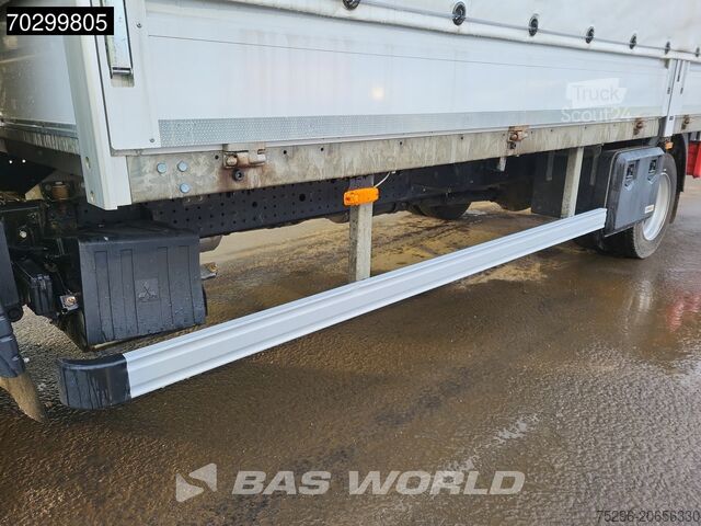 Curtain sided Mitsubishi Fuso 7C 18 4X2 Steelsuspension 1000kg Ladebordw...